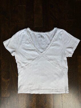 White V-neck t-shirt with lace from Hollister